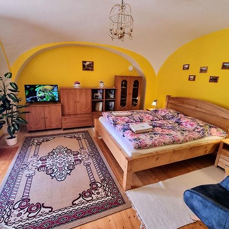 Ferienwohnung Historical House In The Center Levoca With Parking Exterior foto