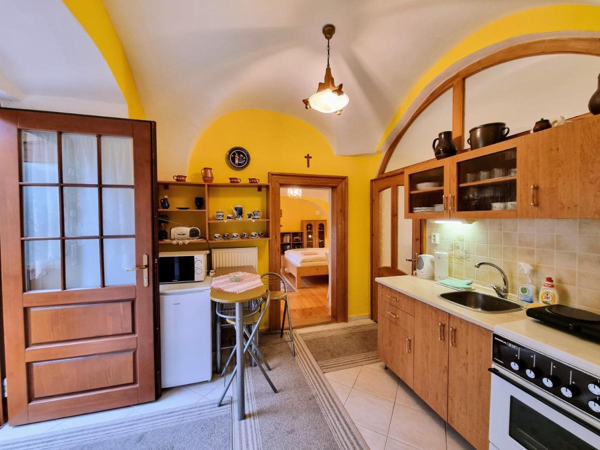 Ferienwohnung Historical House In The Center Levoca With Parking Exterior foto