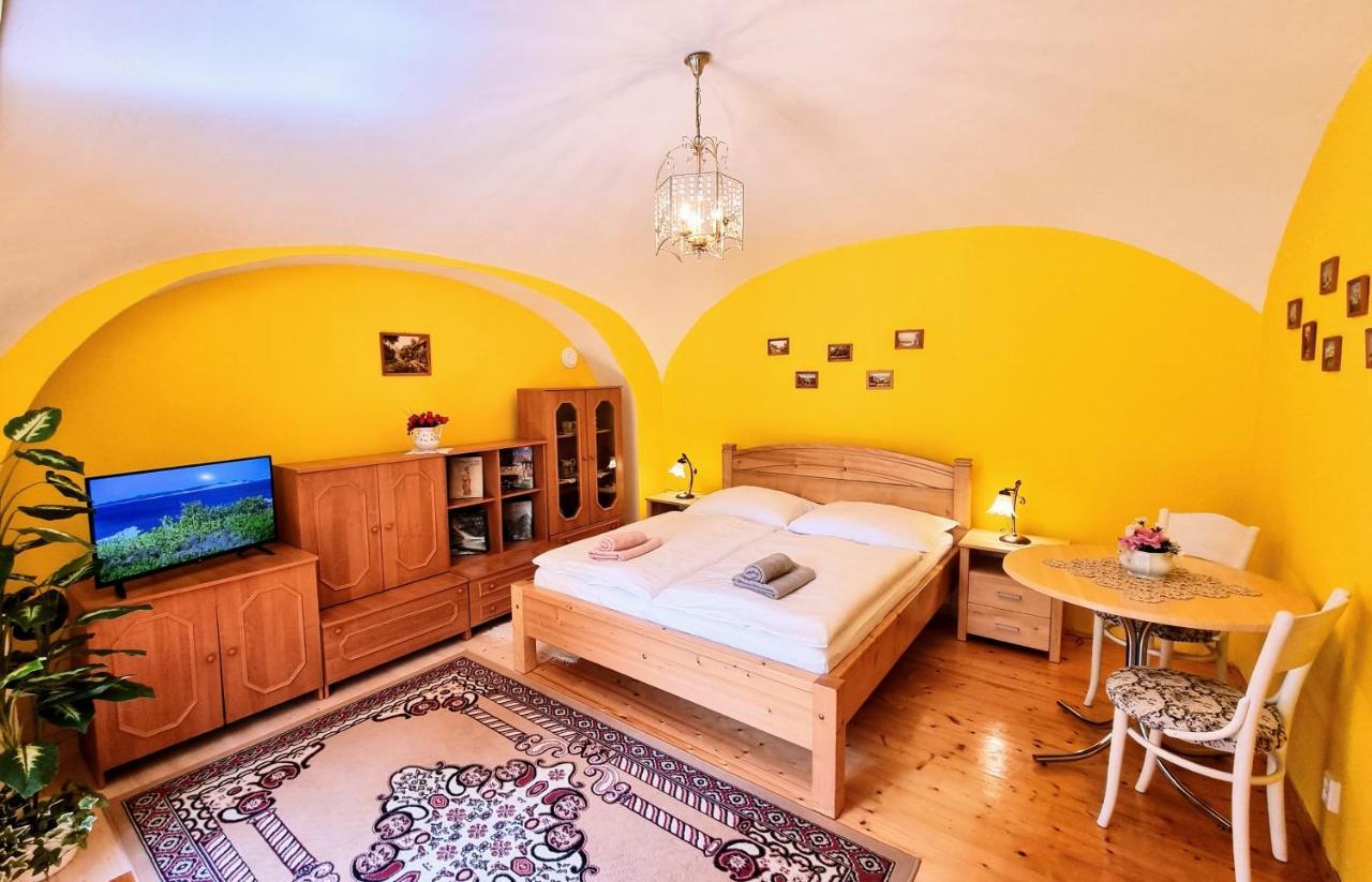 Ferienwohnung Historical House In The Center Levoca With Parking Exterior foto